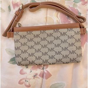 Michael kors Fanny pack/ hand bag